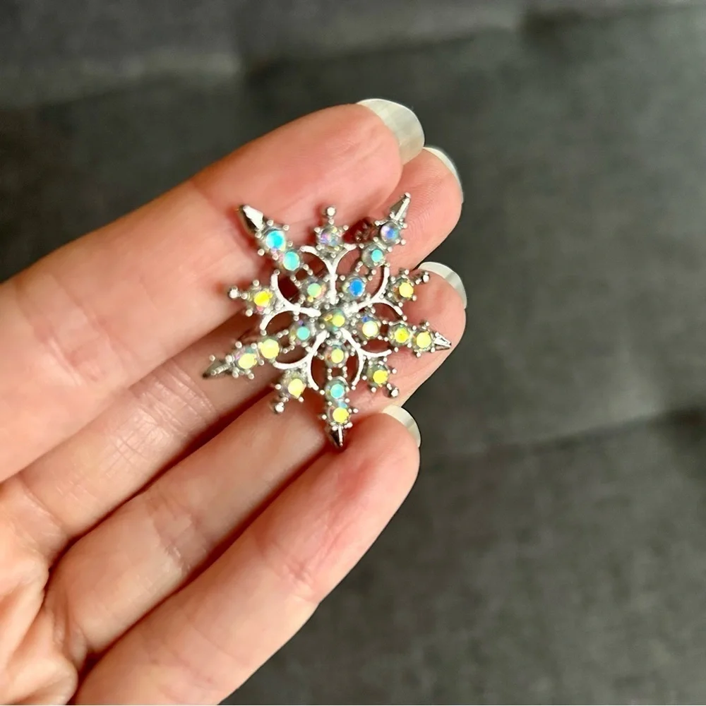 Silver Snowflake Rhinestone Fashion Brooch Pin Borealis
